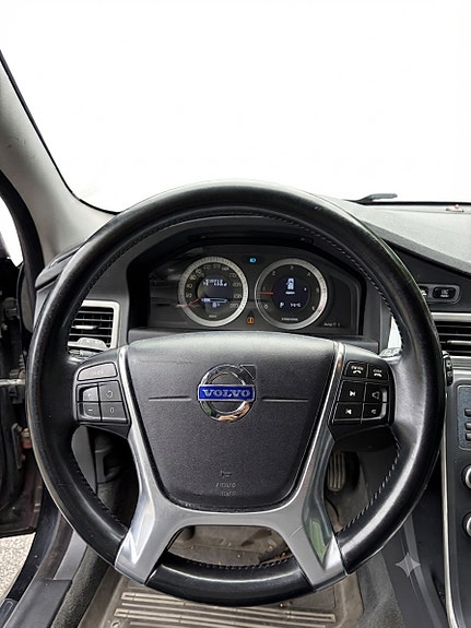 Volvo V70 10 of 19