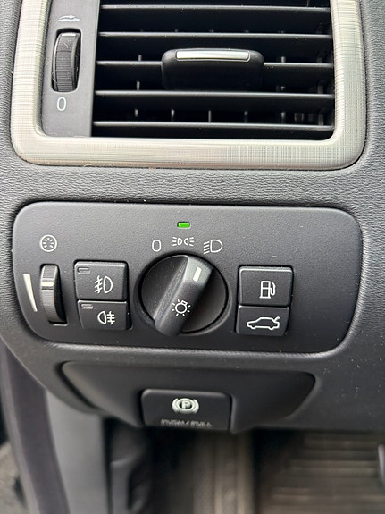 Volvo V70 12 of 19