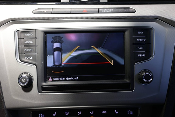 Volkswagen Passat 20 of 28