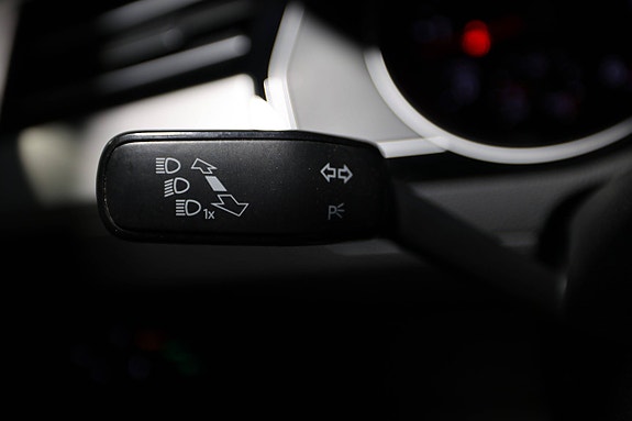 Volkswagen Passat 13 of 28