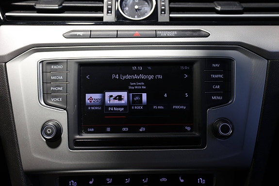 Volkswagen Passat 19 of 28