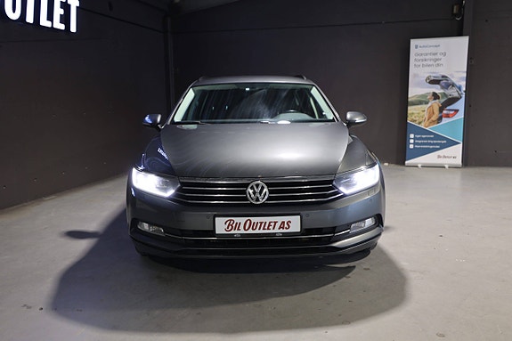 Volkswagen Passat 2 of 28