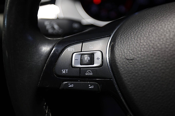 Volkswagen Passat 15 of 28