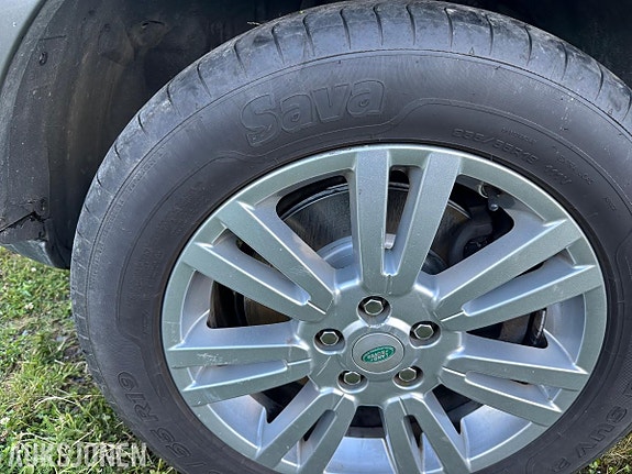 Land Rover Discovery 26 of 30