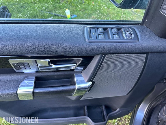 Land Rover Discovery 23 of 30
