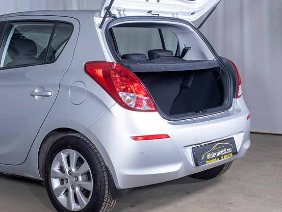 Hyundai i20 10 of 30
