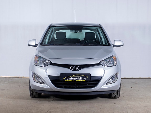 Hyundai i20 2 of 30