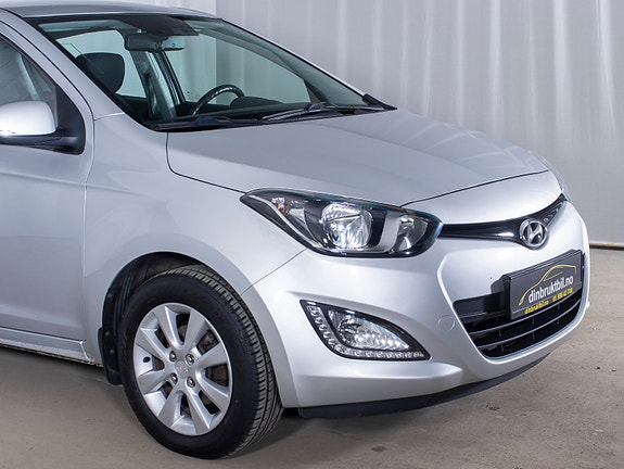 Hyundai i20 4 of 30