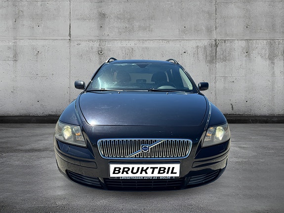 Volvo V50 2 of 8