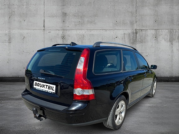 Volvo V50 7 of 8