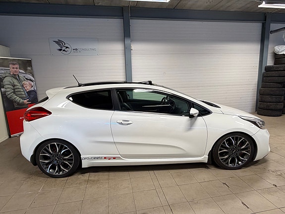 Kia Ceed 4 of 17