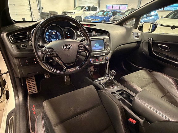 Kia Ceed 12 of 17