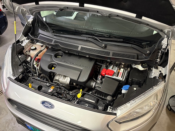 Ford Transit Courier 8 of 21