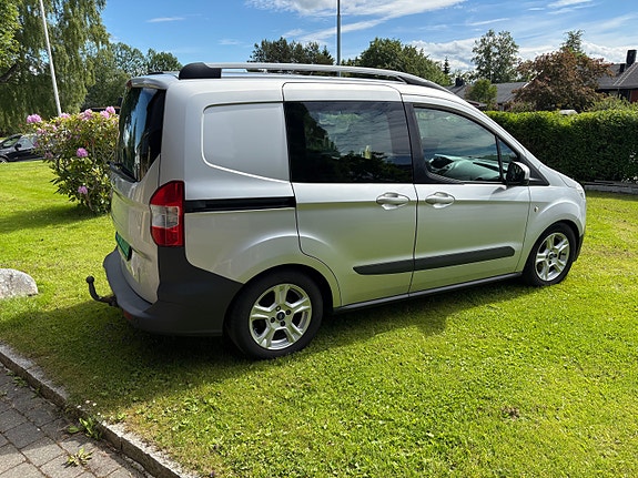 Ford Transit Courier 4 of 21