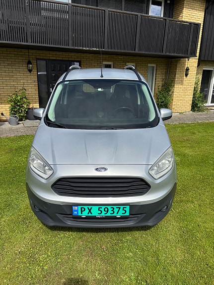 Ford Transit Courier 2 of 21