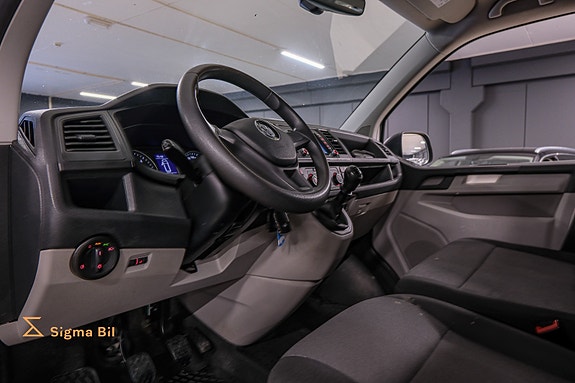 Volkswagen Transporter 18 of 30