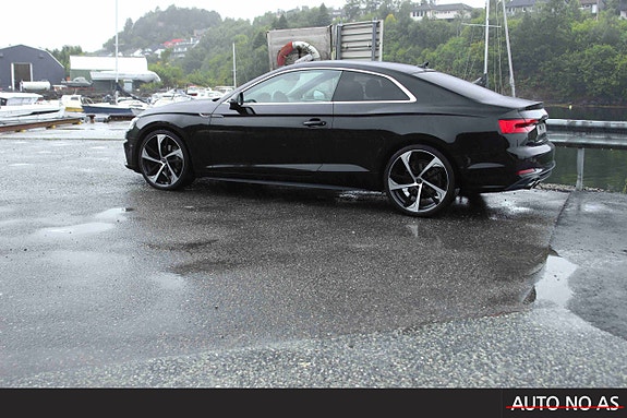Audi A5 4 of 5