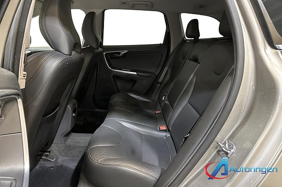 Volvo XC60 10 of 20