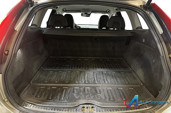 Volvo XC60 11 of 20