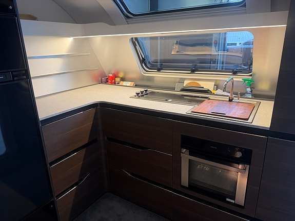 Adria Alpina 753HK Plusspakke, 4 x Mover, sykkelstativ foran + bak, ny gass og fukttest, HØSTKUPP!!! 28 of 30