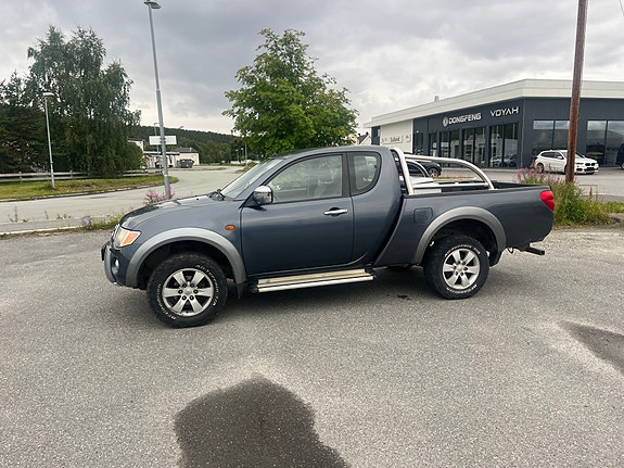 Mitsubishi L200 9 of 15