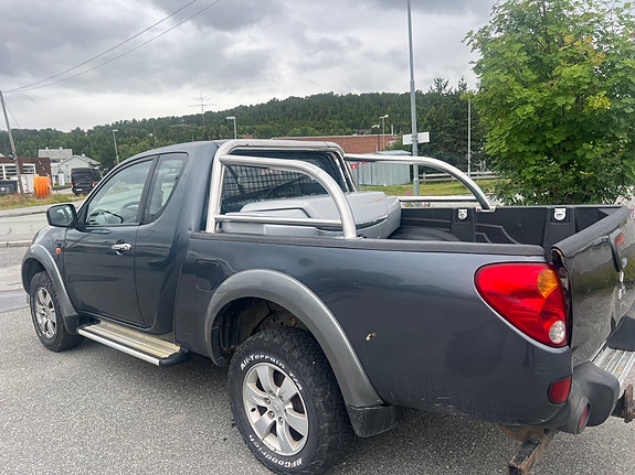 Mitsubishi L200 7 of 15