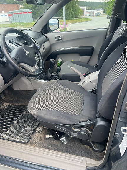 Mitsubishi L200 15 of 15
