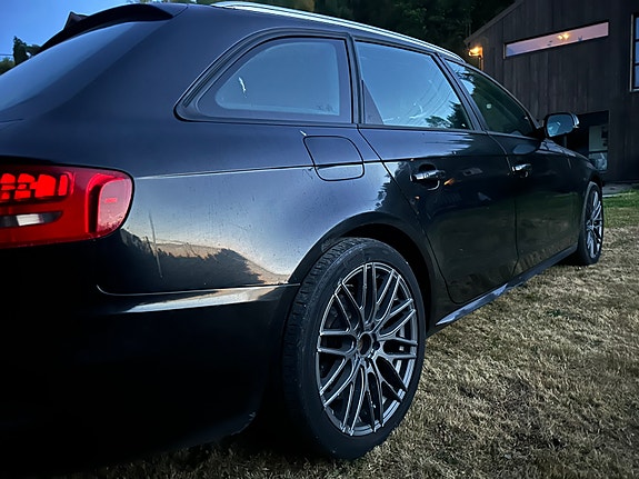 Audi A4 4 of 5