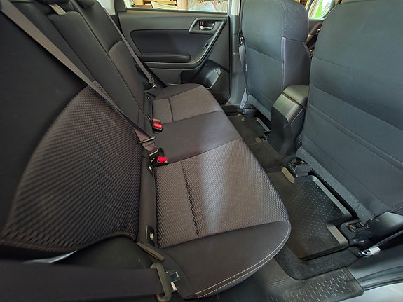 Subaru Forester 10 of 21
