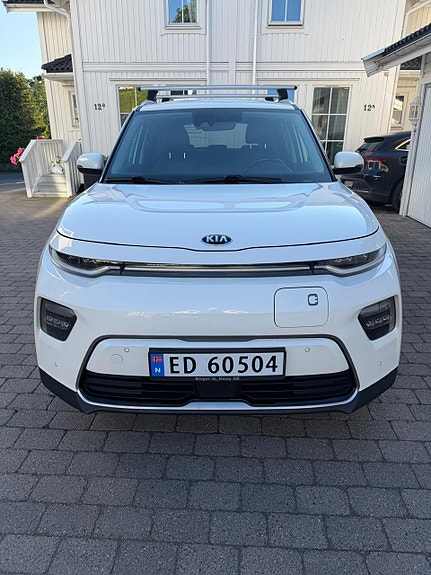 Kia e-Soul 2 of 5