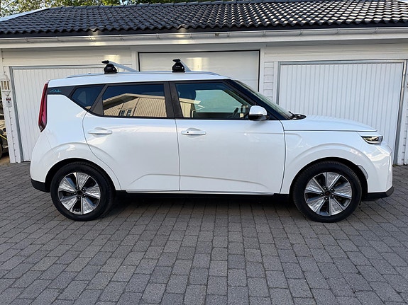 Kia e-Soul 3 of 5