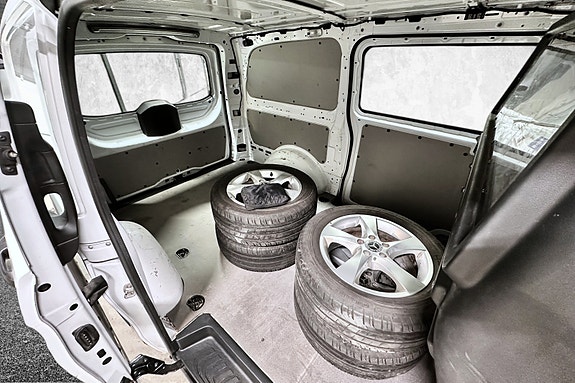 Mercedes-Benz Vito 22 of 30
