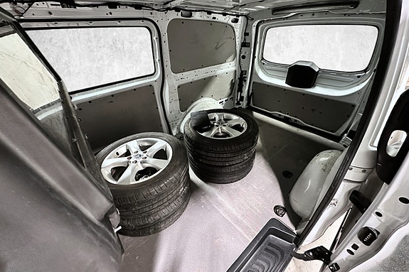 Mercedes-Benz Vito 19 of 30