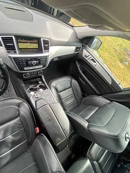 Mercedes-Benz ML350 15 of 18