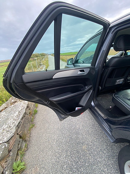 Mercedes-Benz ML350 14 of 18