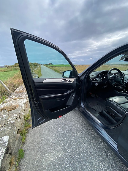 Mercedes-Benz ML350 12 of 18