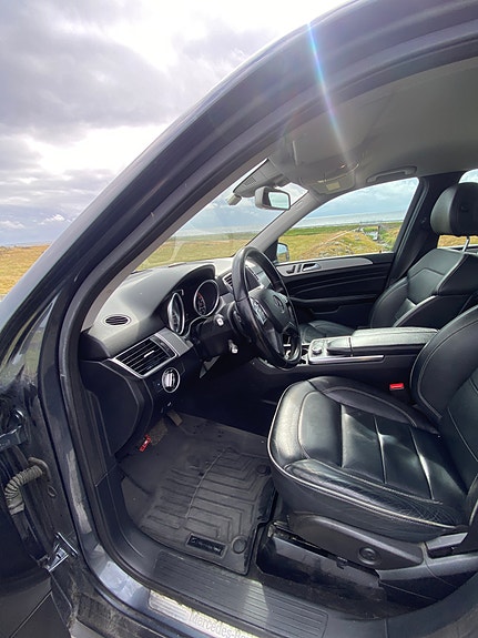 Mercedes-Benz ML350 11 of 18