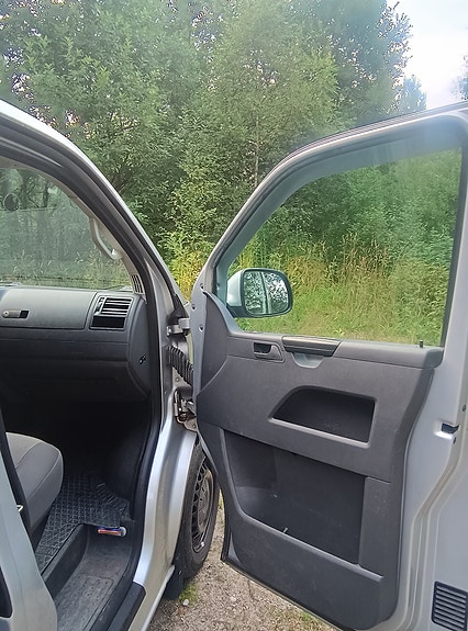 Volkswagen Caravelle 11 of 30