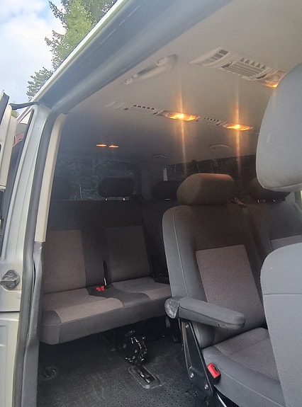 Volkswagen Caravelle 9 of 30
