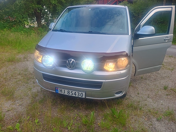 Volkswagen Caravelle 3 of 30