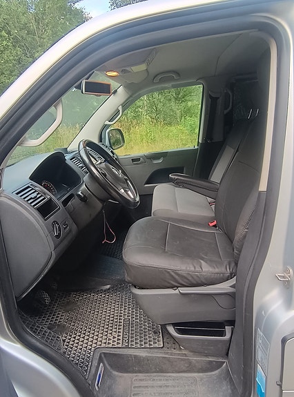 Volkswagen Caravelle 18 of 30
