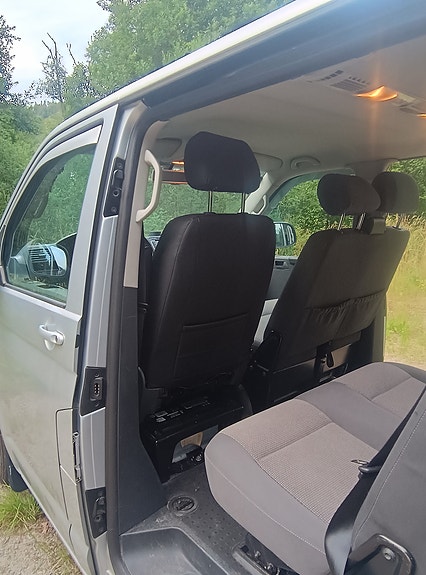 Volkswagen Caravelle 28 of 30