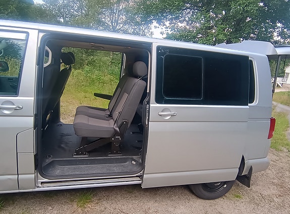 Volkswagen Caravelle 26 of 30