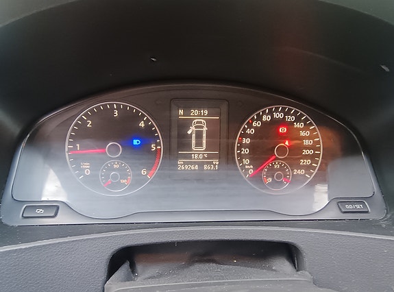 Volkswagen Caravelle 16 of 30