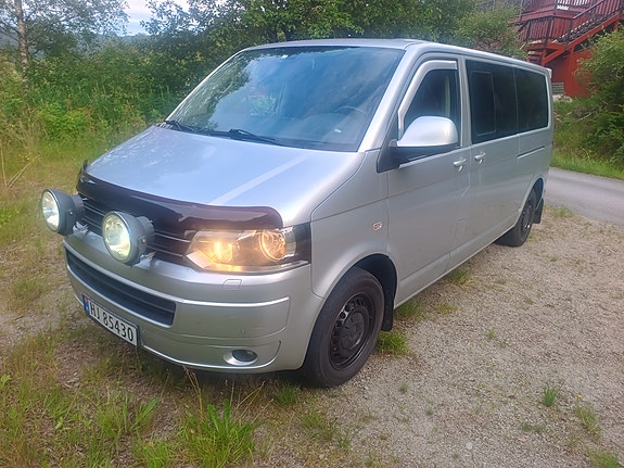 Volkswagen Caravelle 4 of 30