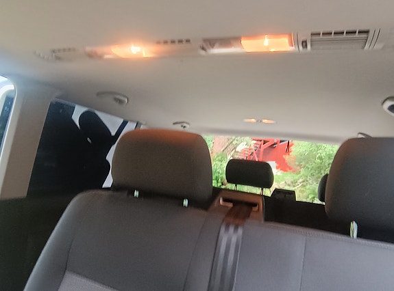 Volkswagen Caravelle 27 of 30