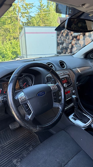 Ford Mondeo 12 of 21