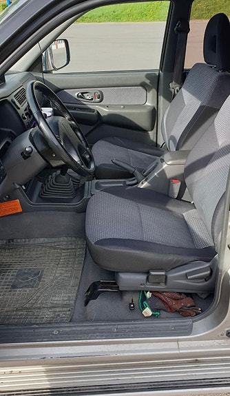 Mitsubishi L200 2 of 4