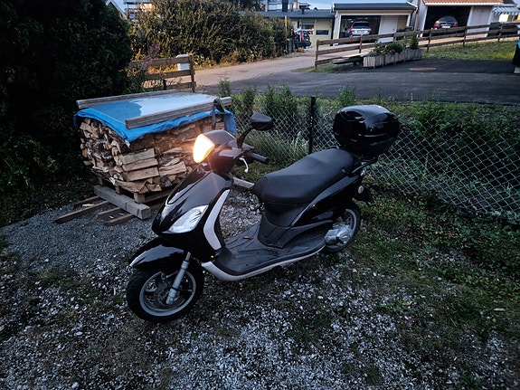 Piaggio Fly 50 3 of 4