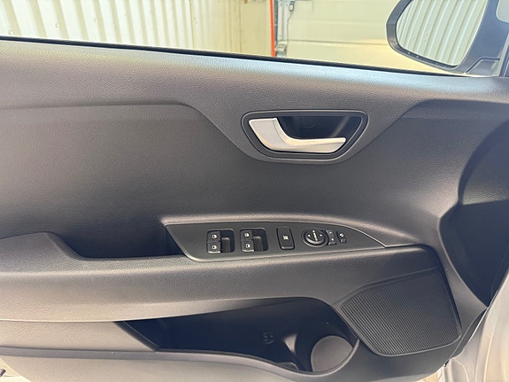 Kia Rio 24 of 29